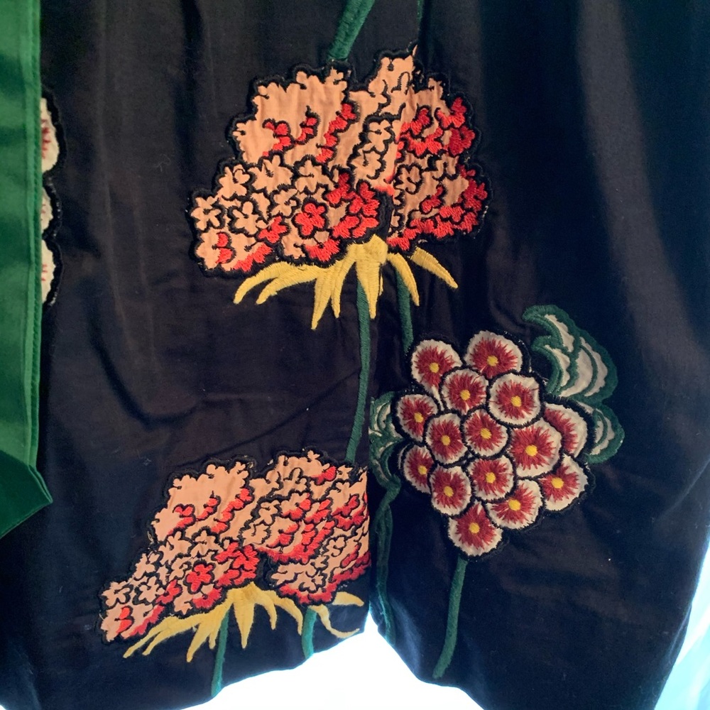 Floreat Black Sleeveless Dress with Green Sash and Floral Embroidery - Picture 2 of 3